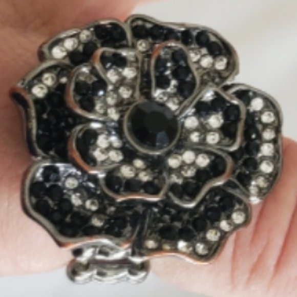 Vintage Black and White Beaded Ring ~ 4 for $30 Bundle ~ - Picture 9 of 12